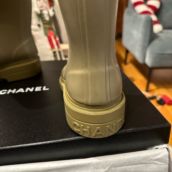 Chanel Rainboots - Picture 6 of 6
